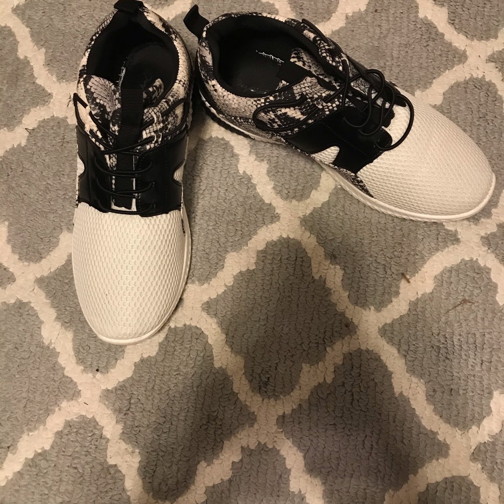 super cute worn once